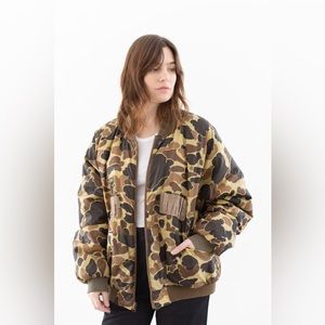 COLUMBIA VINTAGE REVERSIBLE CAMO BOMBER JACKET.